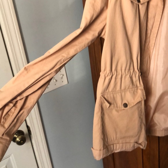 Light pink trench coat - Picture 3 of 3